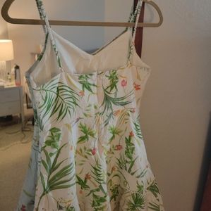 *SOLD* Beautiful a loves a Floral Summer Dress Size 4